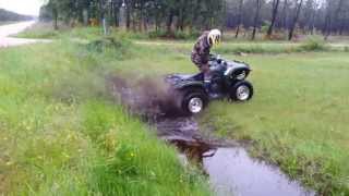 Yamaha 660 Grizzly passage 2 et 4 roues motrice [upl. by Vilberg]