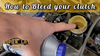 How to bleed your clutch Honda [upl. by Dex]