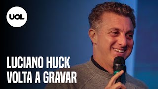 LUCIANO HUCK VOLTA A GRAVAR PROGRAMA CALDEIRÃO DO HUCK [upl. by Skerl708]