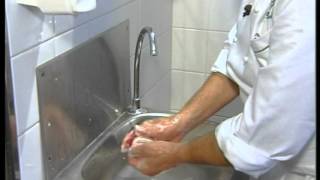 Effectuer le lavage et la désinfection des mains [upl. by Ahseikal]