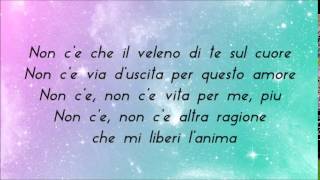 Laura Pausini  Non Cè lyrics [upl. by Eifos]