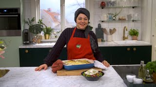 Kökets middag Zeinas moussaka  Köket [upl. by Anitnerolf]