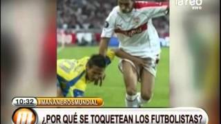 ¿Por qué los jugadores de fútbol se toquetean [upl. by Aleda]