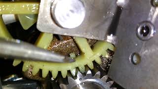 HOWTO ADJUST THE ENGINE RPMS ON A BRIGGS AND STRATTON LAWNMOWER [upl. by Drawe]