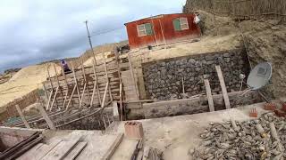 ¡¡MIRA que ingenioso maestro constructorde muro contención enrrocado de piedra [upl. by Oznofla927]