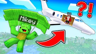 JJ Kicked Mikey Out Of The Plane in Minecraft Maizen [upl. by Priscilla593]