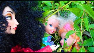 Elsa and Anna Toddlers Park Adventure  Ep 4  Toys In Action [upl. by Nawad]