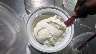 How to make Creamy Vanilla Ice Cream no eggs [upl. by Stodder]