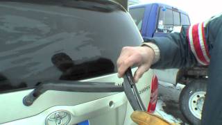 How to change a rear windshield wiper on a Toyota [upl. by Reinold]