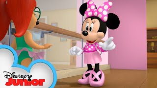 The Happy Helpers Dance 💃🏼  Mickey Mornings  Mickey Mouse MixedUp Adventures  disneyjr [upl. by Yelekalb564]